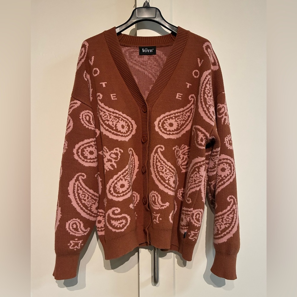 ✨ VOTE M 🤎 Paisley Bandana Cardigan – Cozy Brown & Pink Oversized Knit ✨